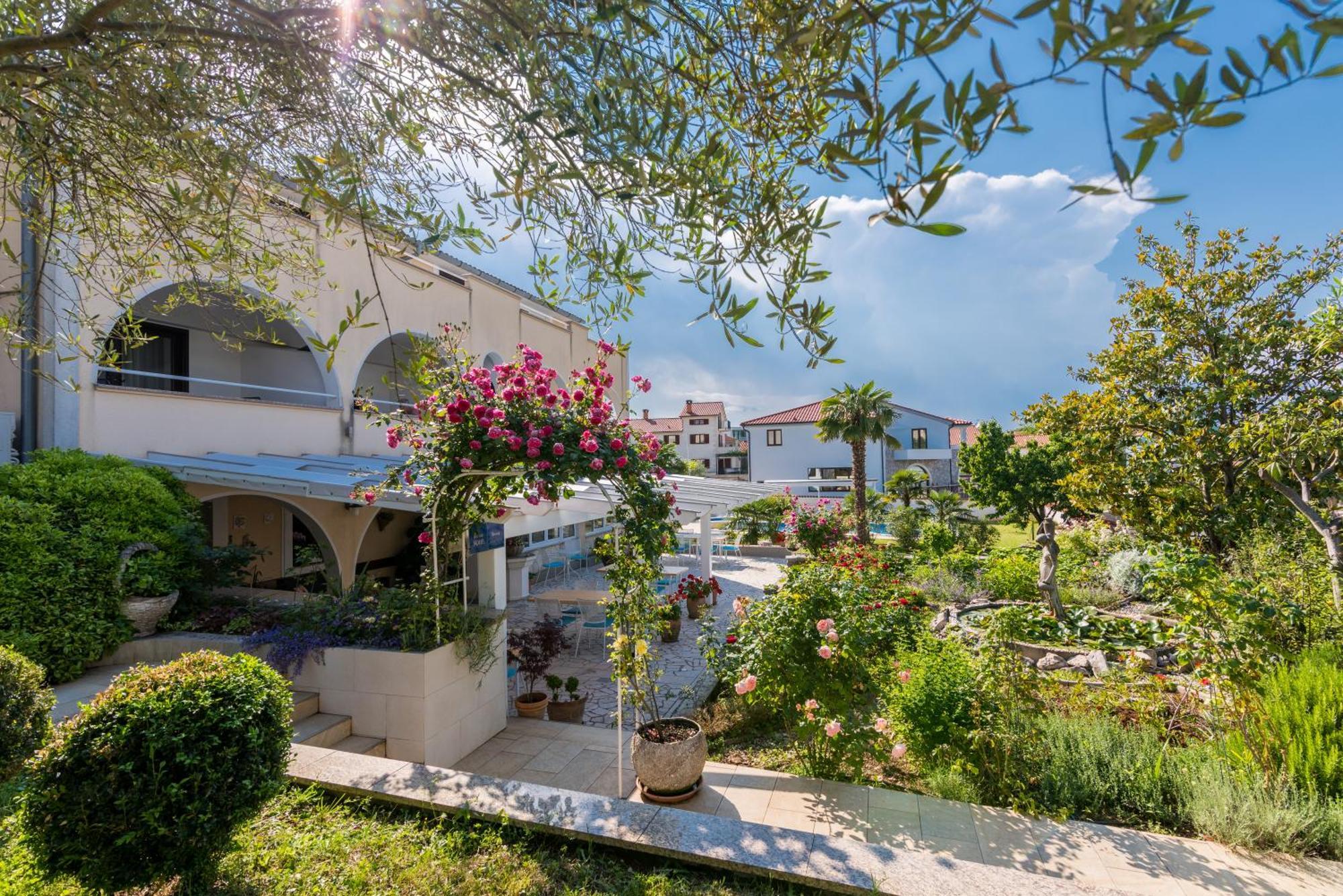 B&B Dujmovic Malinska Buitenkant foto